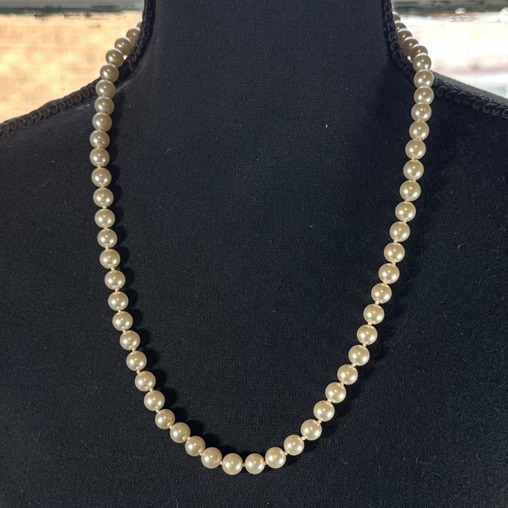 Vtg Classic Faux Pearl Necklace Elegant Beaded Strand Women's Jewelry Elegant - Picture 4 of 10